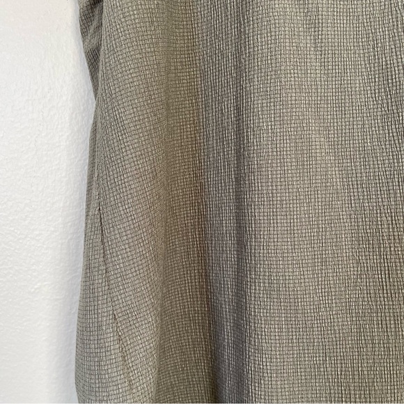 Chico's | Sage Green Short Sleeve Top | Size 2 (12-14) - Picture 6 of 10